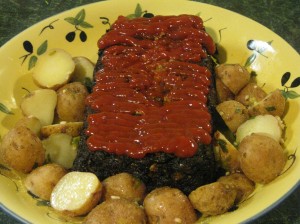 Meatloaf, taters and lots of ketchup. What could be more perfect?